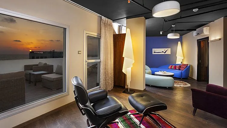 עם הפנים לים. הסוויטה הנשיאותית (צילום: רועי מזרחי)