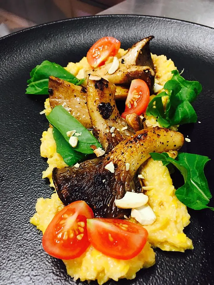 אם כולתום מסעדה טבעונית