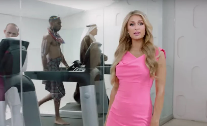 פריס עושה את סודה סטרים