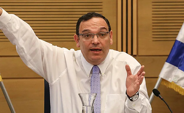 מהמייסדים, הרב שי פירון