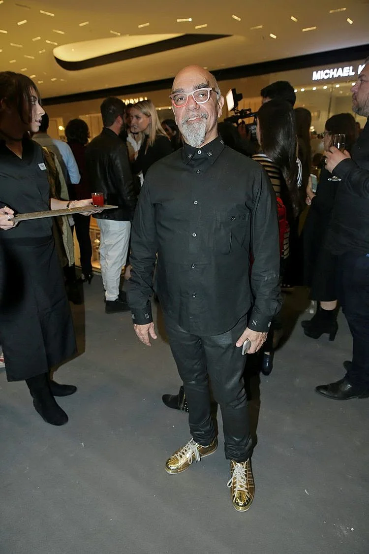 שרד את הרימון. ישראל אהרוני