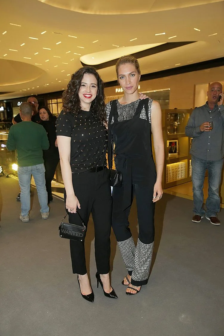 כשהאח הגדול פוגש את הישרדות. ג'ני צ'רוואני וקורין גדעון