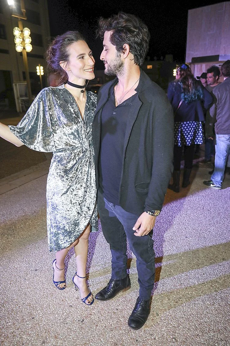 מציגים אהבה