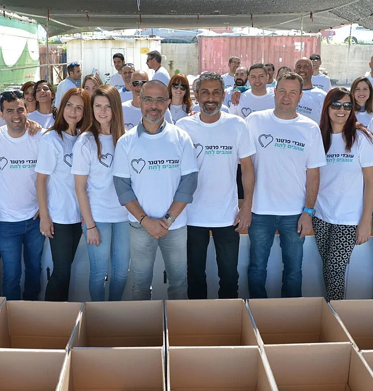 איציק בנבנישתי והעובדים