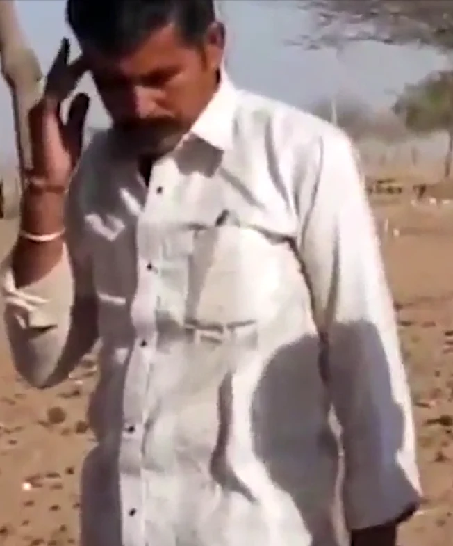 האיש מבין שהוכש, אך ממשיך בשלו