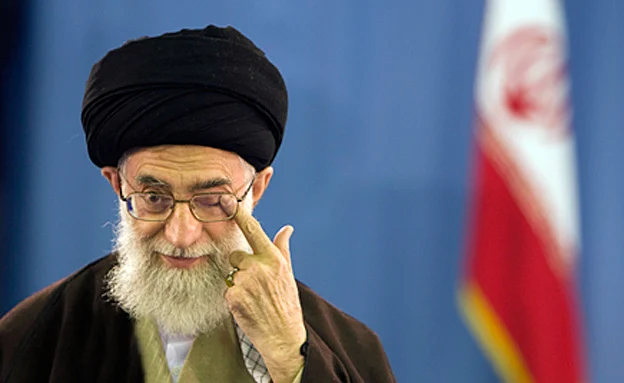 עלי חמינאי, ארכיון