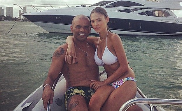 רוסלנה ואייל באחת החופשות.