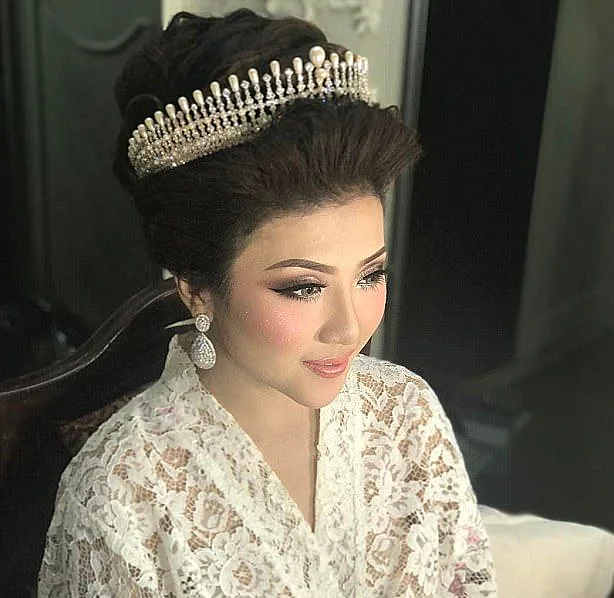 הכלה המאושרת - אינטן אהזרה