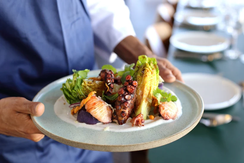 בית ספר לבישול דנון, מסעדת סקול יארד