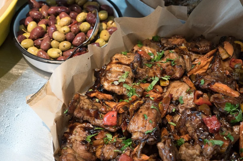 אוכל מוכן מעדניית ''טעם וצבע Deli''