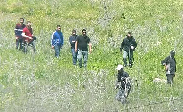 בביגוד אזרחי ובלי התקשורת