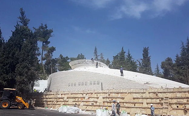 היכל הזיכרון מבחוץ