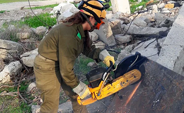 ''הרמנו סלעים''. בר בפעולה