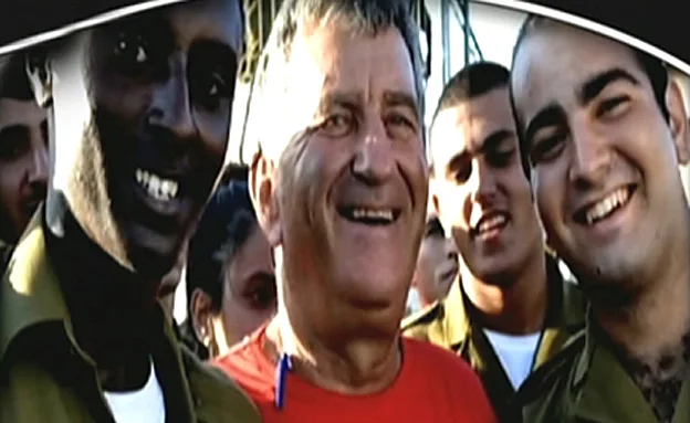 ''האבא של החיילים הבודדים''. לוי
