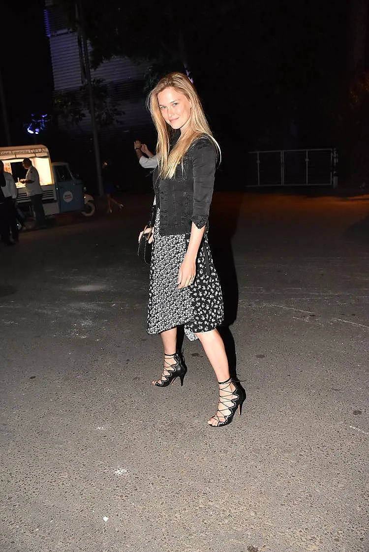 הגעתי אפשר להתחיל במסיבה. בר רפאלי