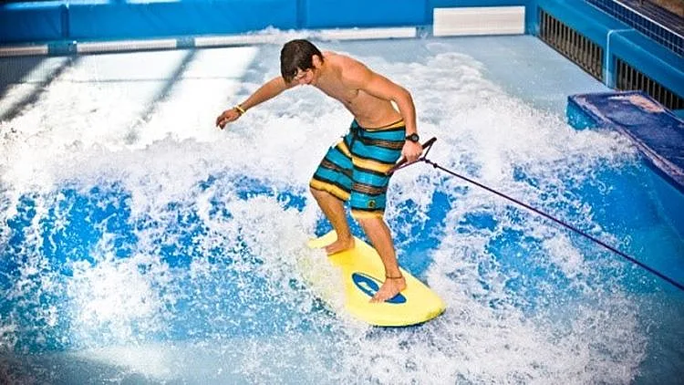 לא פחות מאחת עשרה מגלשות מים חוויתיות