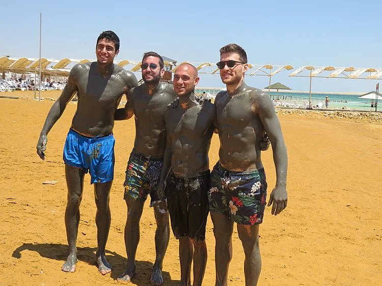 מקל ושחקני הקבוצה