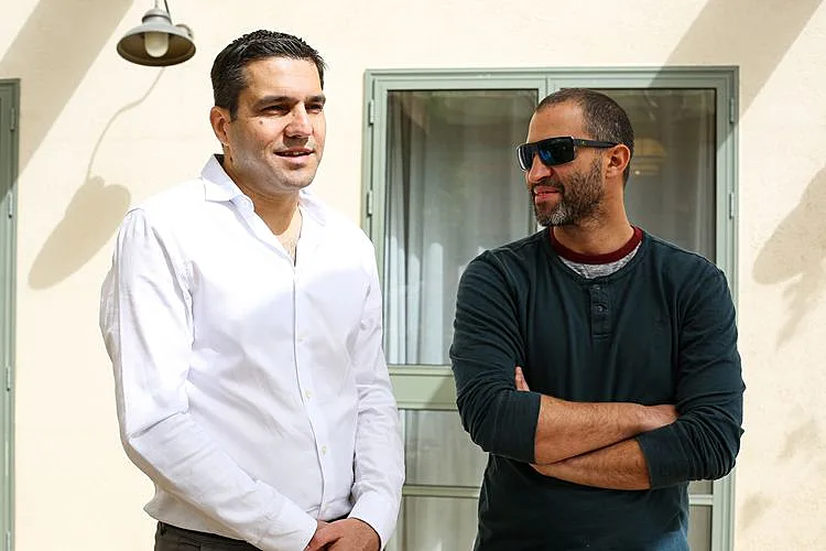 משמאל אורן בננו