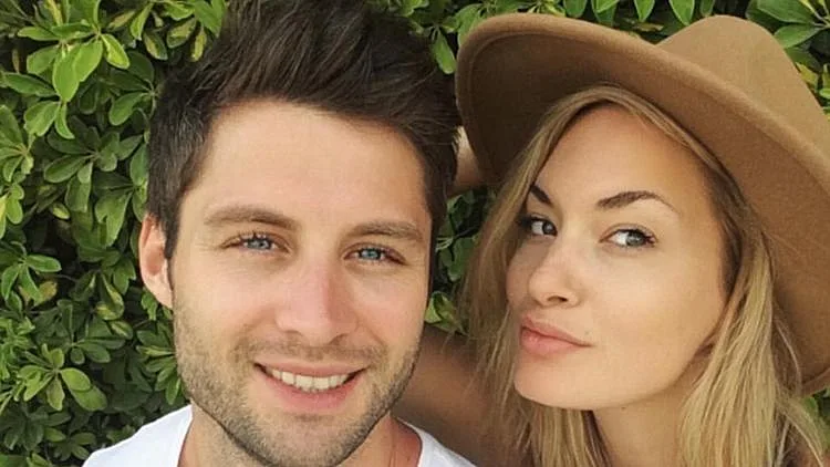 נהנים לטייל יחד בעולם, וזוכרים איפה הכל התחיל. ברי ומתיו