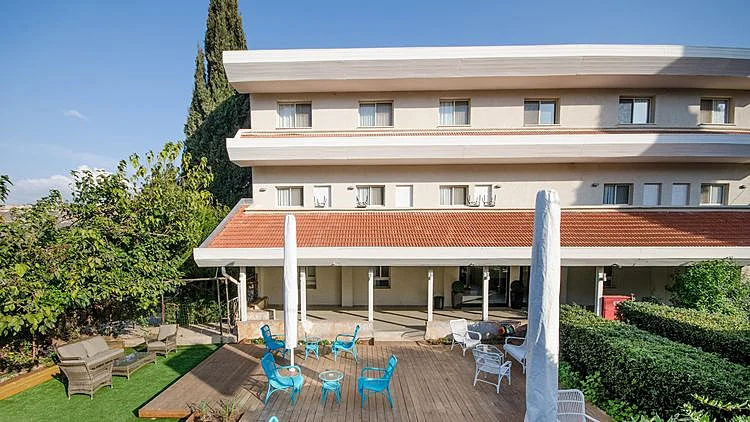 המחיר כולל כניסה חופשית לבריכת מרכז קנדה. מלון מטיילים, מטולה