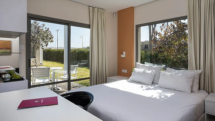 חופשה דרומית קלילה ומפנקת. אירוס המדבר, ירוחם