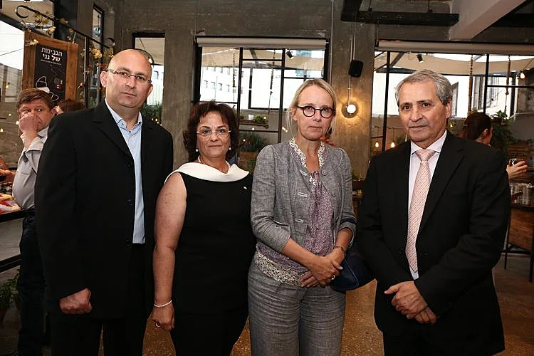 ארנסט סיימן, הלן לה גל, נני סיימן, יניב אוליניק. צילום :עופר עמרם