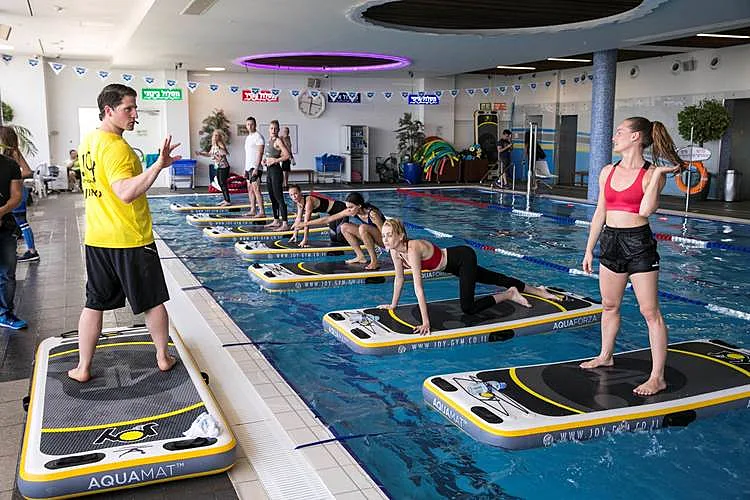 כובשות את המזרונים