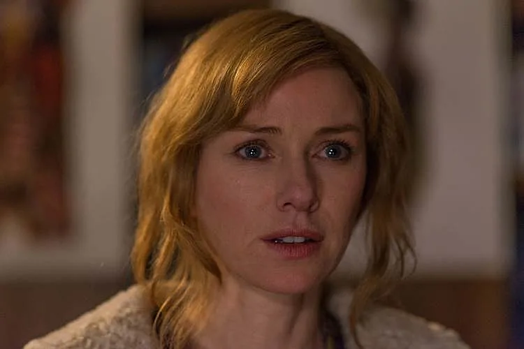 יפה בצורה בלתי רגילה. נעמי ווטס