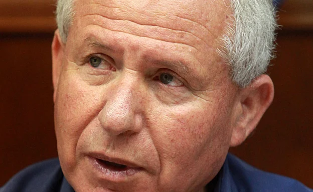 ''ההצעה לא פוגעת בזכויות מיעוטים''. זיכטר