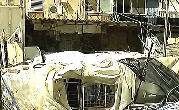 החדר המוזנח בו שהה הילד (חדשות 2)