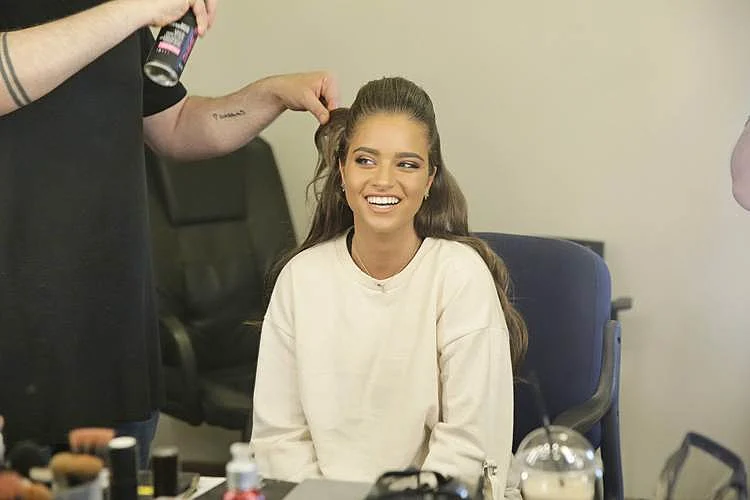 איזה חיוך! נועה קירל