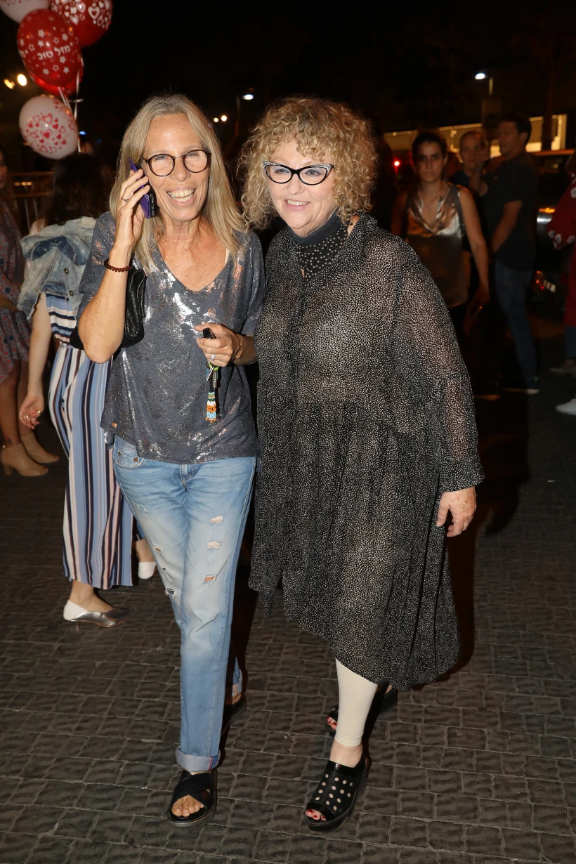 האישה שמאחוריו. טמירה ירדני