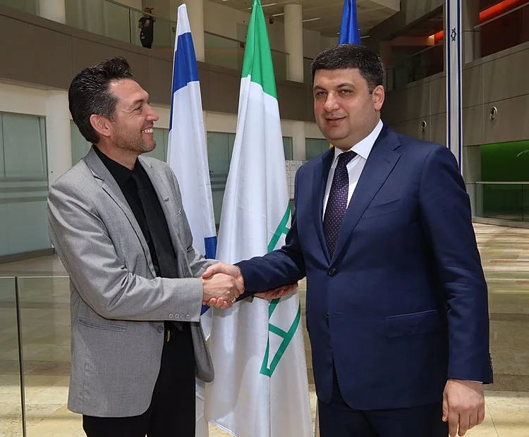 ולדימיר גרויסמן ואבינועם ספיר. צילום: סיון פרג'