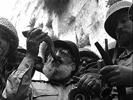 הרב גורן בכותל