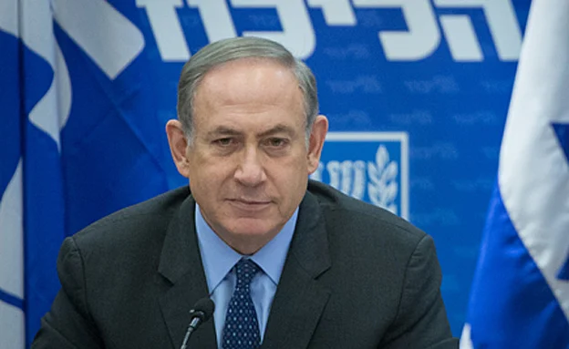 התערב והכה בפטיש. נתנינהו