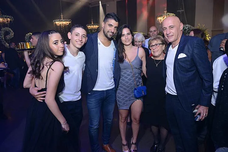 חבר של המשפחה. משה פרץ