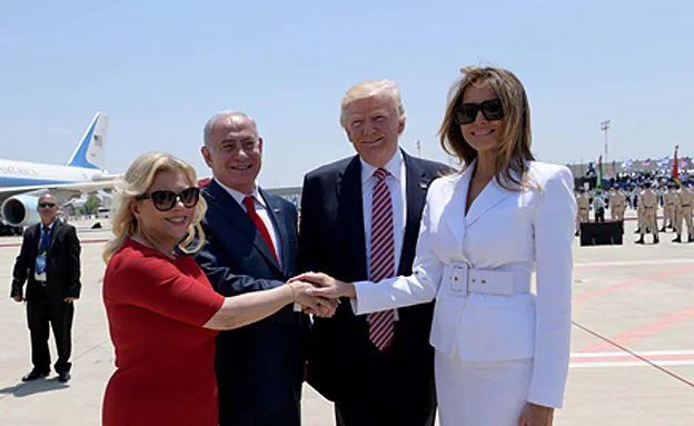 לחיצת היד בין משפחות טראמפ ונתניהו