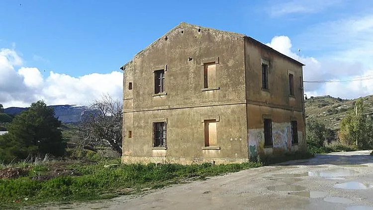 שפצו את המקום ותוכלו לגור בו בתמורה