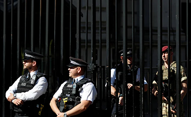 ''יותר מאלף שוטרים משתתפים בחקירה'' (רויטרס)