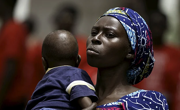 מודאגת. אמה של אחת החטופות (רויטרס)