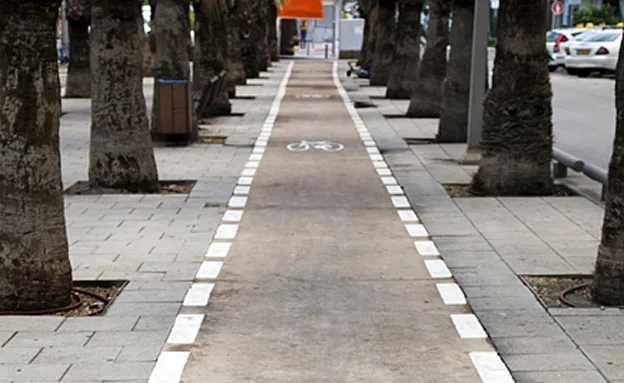 שביל אופניים, תל אביב. כדאי להתחיל להקפיד