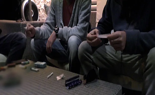 כתבה, יעל אודם, בני נוער, מעשנים, סמים, מריחואנה