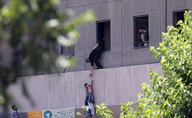 כוחות ביטחון פועלים בפרמלנט