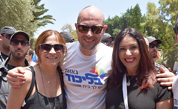 המצעד הוזנק בשעה 12:00