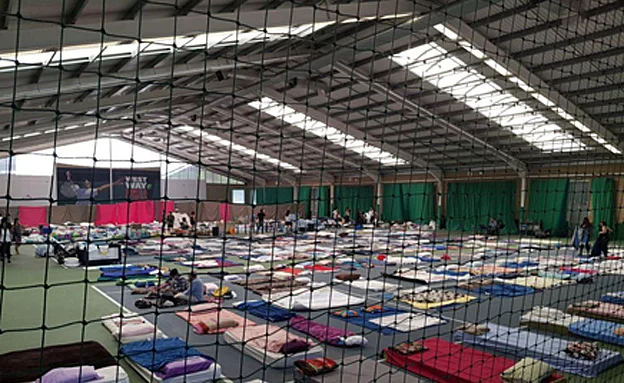 ''תומכים בחברי הקהילה'' (SKY NEWS)