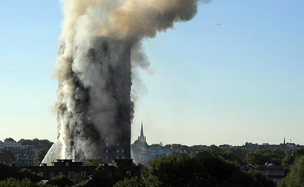 הבניין הבוער בלונדון (אתמול)