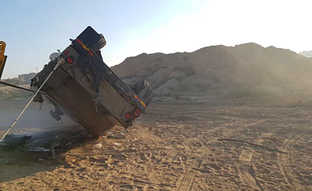 הרכב שהתהפך במהלך סיור