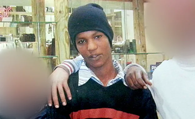 אברה מנגיסטו. ארכיון