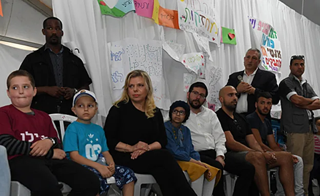 נתניהו באוהל המחאה