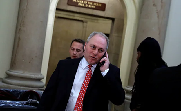 חבר הקונגרס שנפצע באירוע, סטיב סקאלס